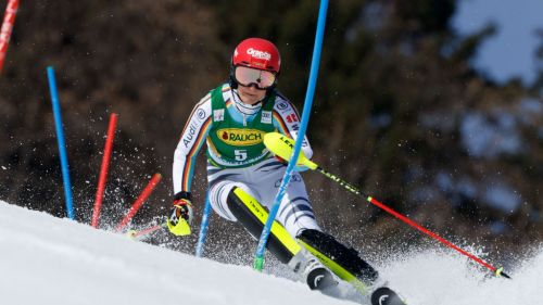 Lena Duerr è in forma eccezionale, è prima pure a metà gara nello slalom delle finali: Vlhova e Shiffrin rincorrono