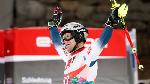 Capolavoro di Gisin nella prima manche sulla 'Erta', poi Shiffrin e Brignone. Bassino oltre il secondo di distacco