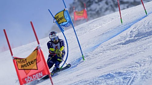 Beat Feuz è per la terza volta il Re del Lauberhorn, Paris sfata il tabù e si prende il podio