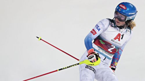 Le lacrime di Mikaela Shiffrin nella notte più difficile: 'Vittoria speciale sulla pista dei sogni'