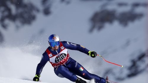 Beat Feuz è per la terza volta il Re del Lauberhorn, Paris sfata il tabù e si prende il podio