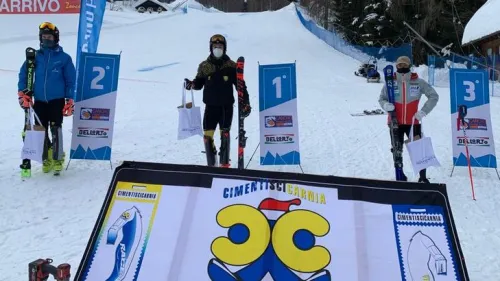 Matteo Canins fa centro nello slalom all'Abetone