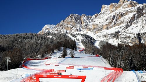 Capolavoro di Gisin nella prima manche sulla 'Erta', poi Shiffrin e Brignone. Bassino oltre il secondo di distacco