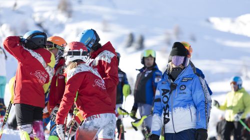 Ragnhild Mowinckel davanti nella prima prova di Cortina d'Ampezzo