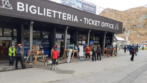 In attesa del protocollo e dopo il primo week-end sulla neve, Breuil-Cervinia annuncia la chiusura