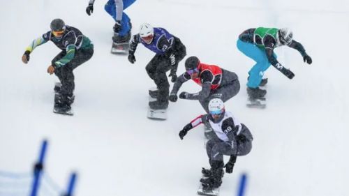 Gli azzurri della tavola salgono allo Stelvio: sul ghiacciaio la squadra di parallelo e di snowboardcross