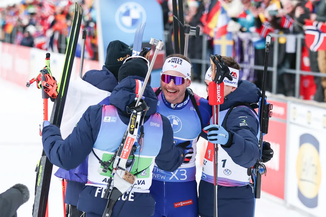 Mondiali Biathlon: la Francia domina la Staffetta Mista, Italia sul podio per tre frazioni ma crolla Giacomel