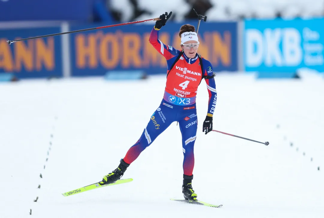 Biathlon: Lou Jeanmonnot prende la 15 km di Ruhpolding, male le azzurre