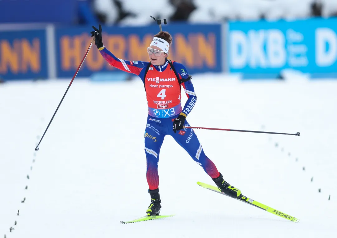 Biathlon: Lou Jeanmonnot vince la Pursuit di Oberhof dove Elvira Oeberg recupera 33 posti.