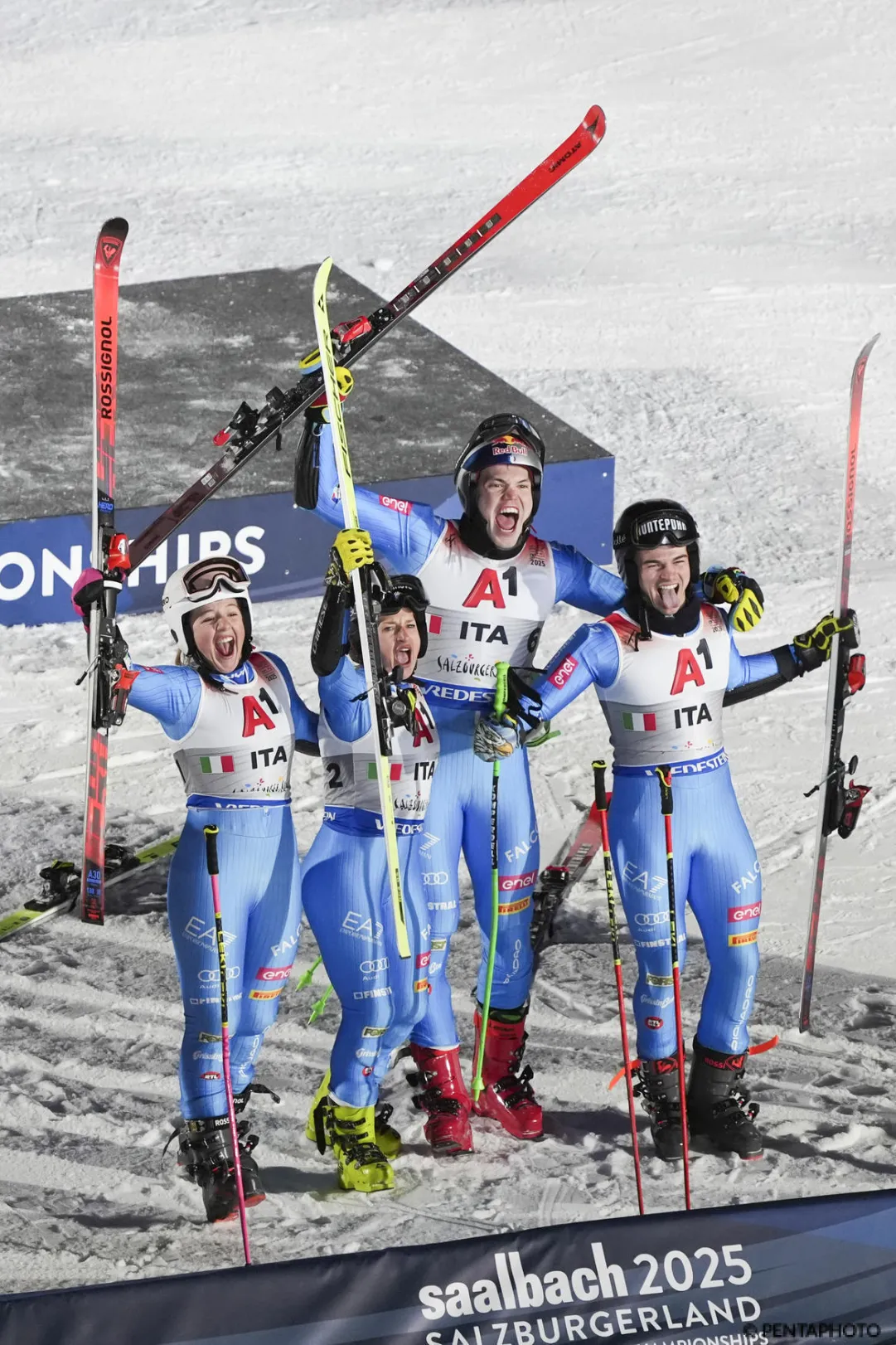 Saalbach è già azzurra, che festa