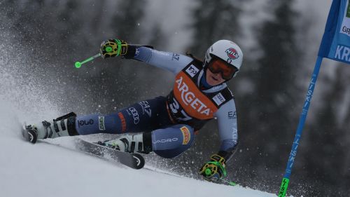 Jessie Diggins tiene botta sul Cermis e firma il bis al Tour de Ski, Sophia Laukli si prende la scalata finale