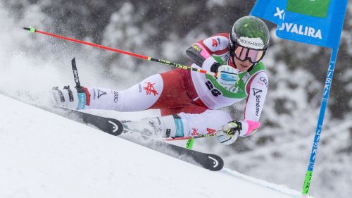 Hirscher torna in pista a Soelden dopo aver smaltito la bronchite: al suo fianco papà Ferdinand e per l'opening...