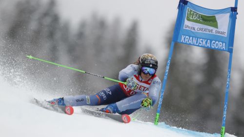 Salto con gli sci: Nika Prevc non si ferma più, la slovena domina Gara-2 a Villach e allunga in Coppa del Mondo