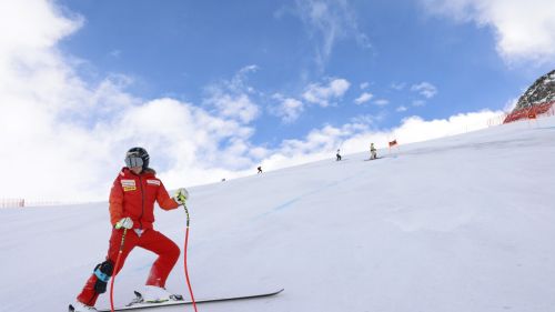 La gioia tutta austriaca nel pazzo finale di Gurgl, la rabbia di Kristoffersen: 'Non sopporto le ingiustizie'