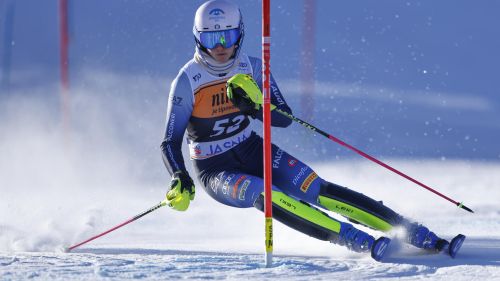 Mondinelli... c'è! La valsesiana è 3^ a metà gara dello slalom iridato guidato dalla solita Germane