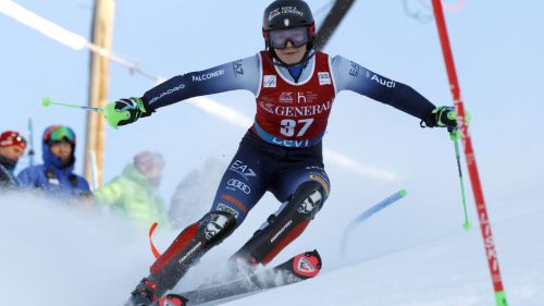 La gioia tutta austriaca nel pazzo finale di Gurgl, la rabbia di Kristoffersen: 'Non sopporto le ingiustizie'