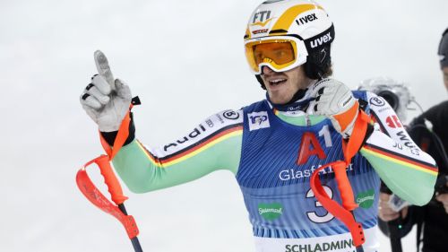 Mondinelli... c'è! La valsesiana è 3^ a metà gara dello slalom iridato guidato dalla solita Germane