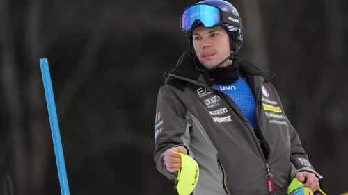 Sotto la pioggia di Schladming i numeri bassi fanno la differenza: guida Strasser, Vinatzer c'è!