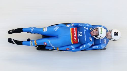 Jessie Diggins tiene botta sul Cermis e firma il bis al Tour de Ski, Sophia Laukli si prende la scalata finale