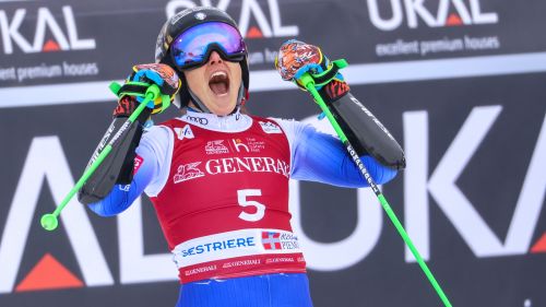 Liensberger sbaglia, la 'night race' di Flachau è di Camille Rast con una rimonta da sogno