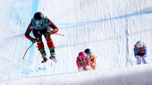 Mondinelli... c'è! La valsesiana è 3^ a metà gara dello slalom iridato guidato dalla solita Germane