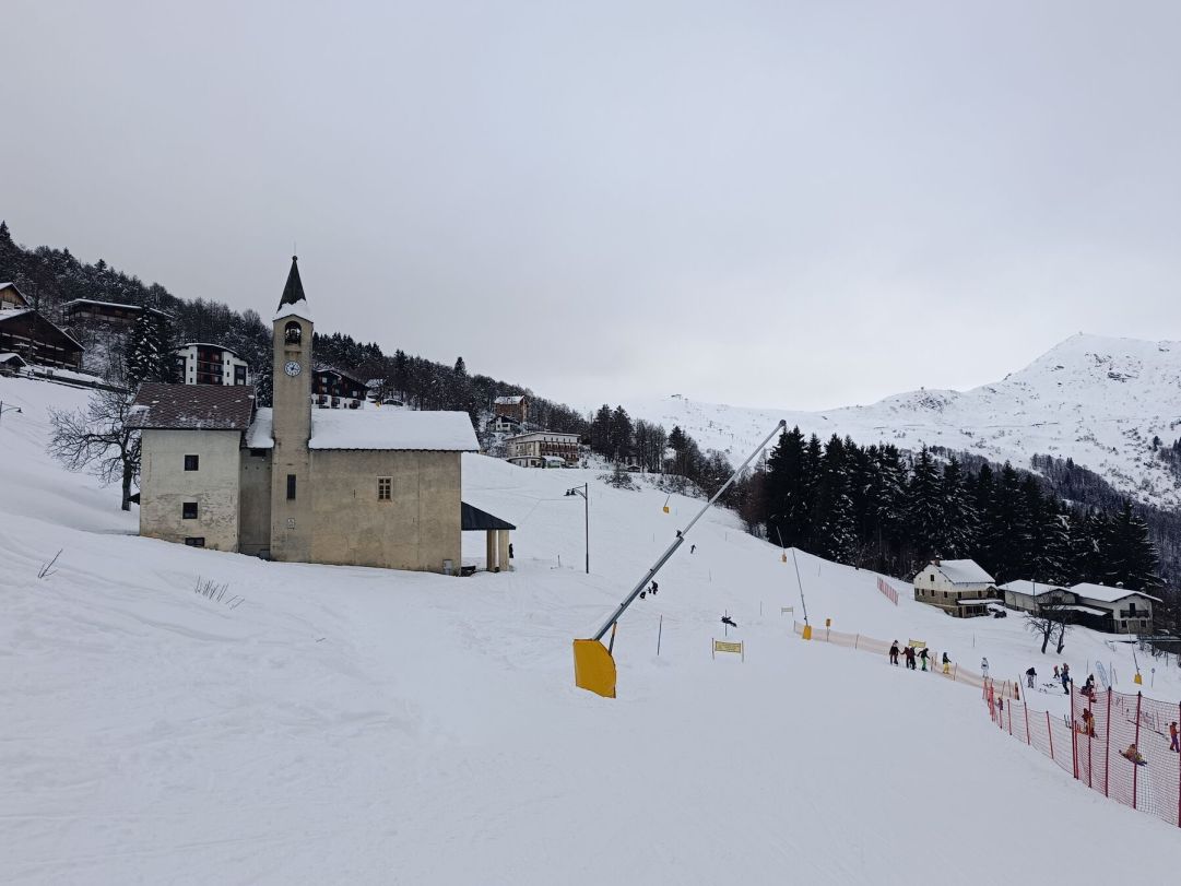 La chiesetta dell'Alpe di Mera