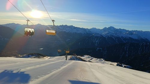 Watles, sci tra sole e tranquillità in Alta Val Venosta, con una nuova cabinovia in arrivo