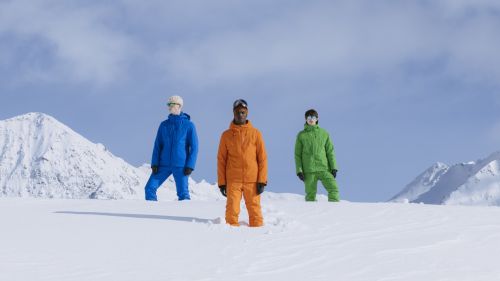 La nuova collezione sportiva maschile di Colmar tra colori sgargianti e tessuti innovativi