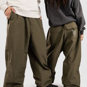 Prezzi Beyond medals park pants green